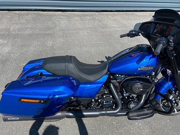 Harley-Davidson Street Glide 9 of 11