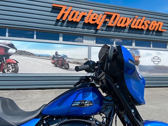 Harley-Davidson Street Glide 6 of 11