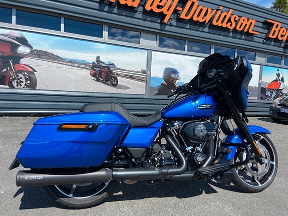 Harley-Davidson Street Glide 10 of 11