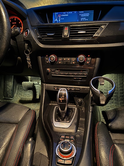 BMW X1 7 of 9