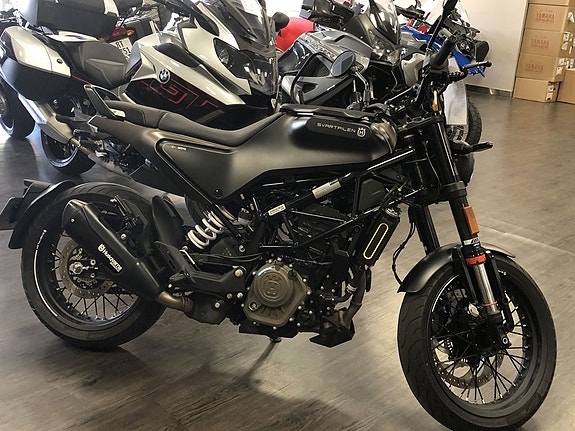 Husqvarna 125 Svartpilen 2 of 5