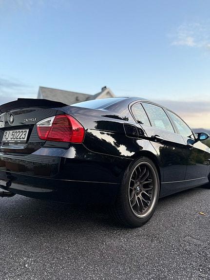 BMW 325i 5 of 5