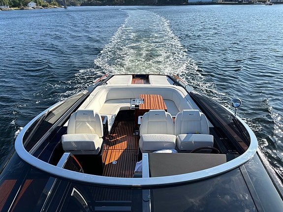 Rivamare 38 - Eksklusiv og rålekker daycruiser for salg! 18 of 18