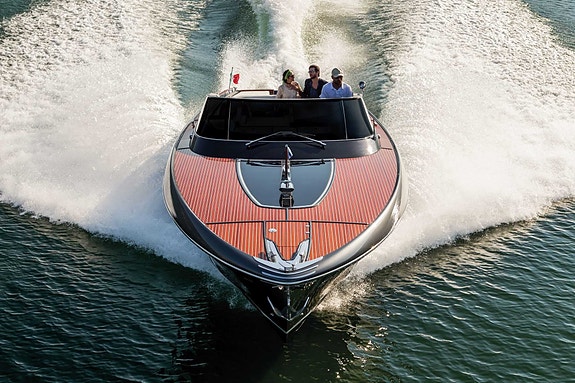 Rivamare 38 - Eksklusiv og rålekker daycruiser for salg! 4 of 18