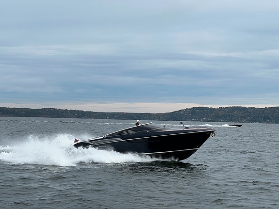 Rivamare 38 - Eksklusiv og rålekker daycruiser for salg! 6 of 18