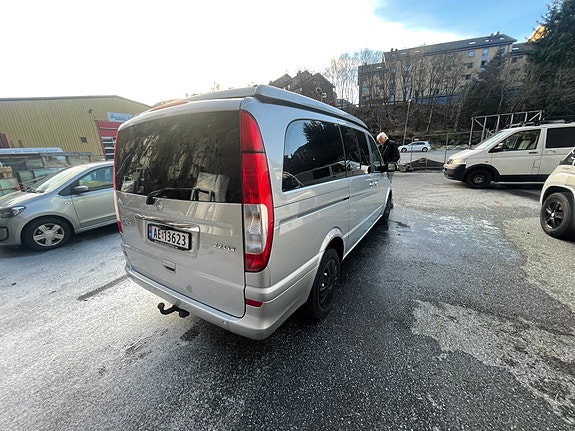 Mercedes-Benz Viano 4 of 5