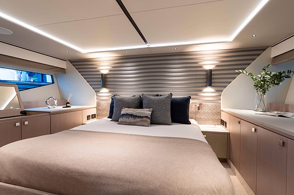 Sunseeker Predator 55 10 of 15