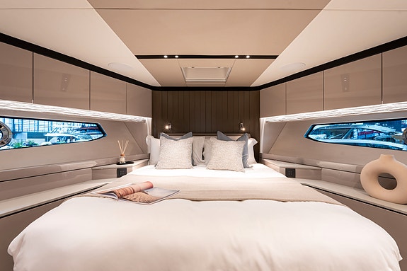 Sunseeker Manhattan 68 - Vises under Cannes Yachting Festival 2026 28 of 30