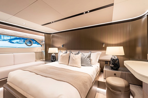 Sunseeker Manhattan 68 - Vises under Cannes Yachting Festival 2026 16 of 30