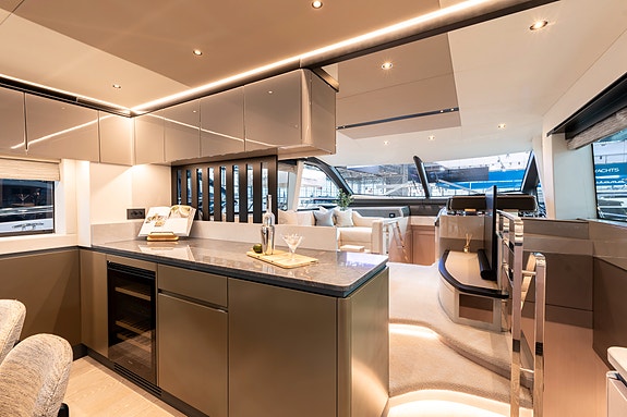Sunseeker Manhattan 68 - Vises under Cannes Yachting Festival 2026 8 of 30
