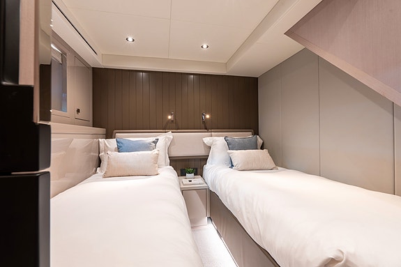 Sunseeker Manhattan 68 - Vises under Cannes Yachting Festival 2026 23 of 30