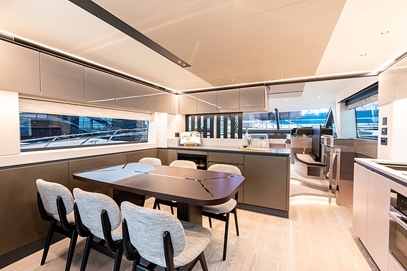 Sunseeker Manhattan 68 - Vises under Cannes Yachting Festival 2026 5 of 30