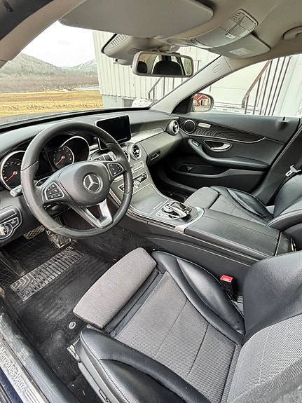 Mercedes-Benz C350 8 of 8