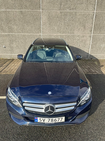 Mercedes-Benz C350 5 of 8