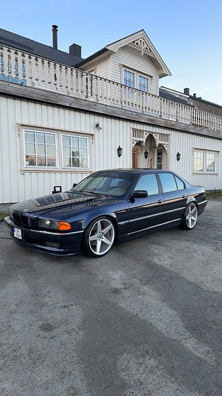 BMW 7-Serie 9 of 19