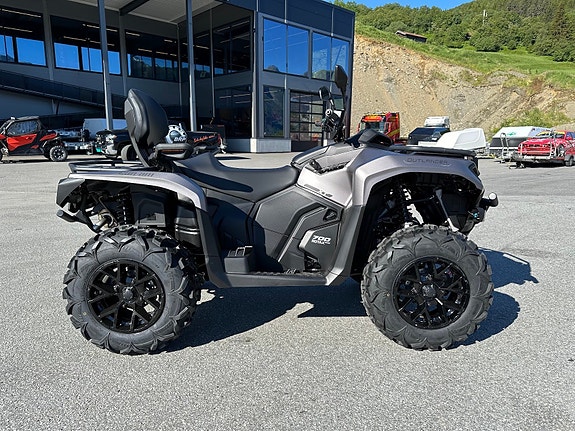 Can-Am Outlander MAX 700 XT 2 of 7