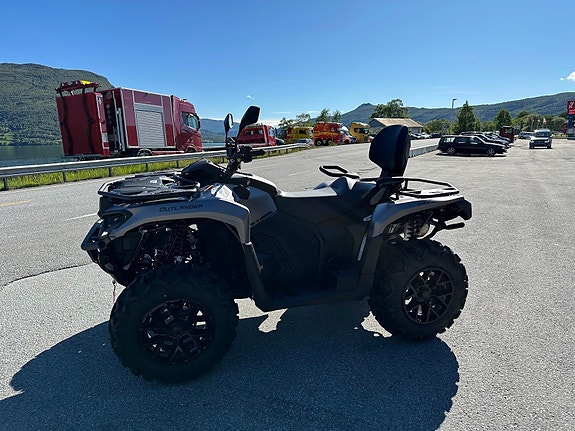 Can-Am Outlander MAX 700 XT 4 of 7