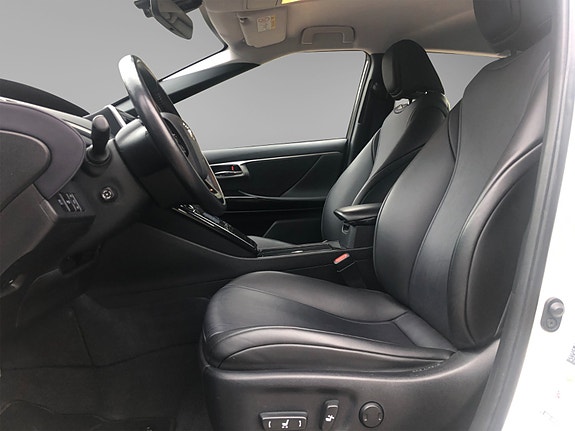 Toyota Mirai 12 of 24