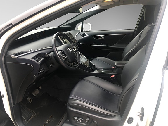 Toyota Mirai 9 of 24