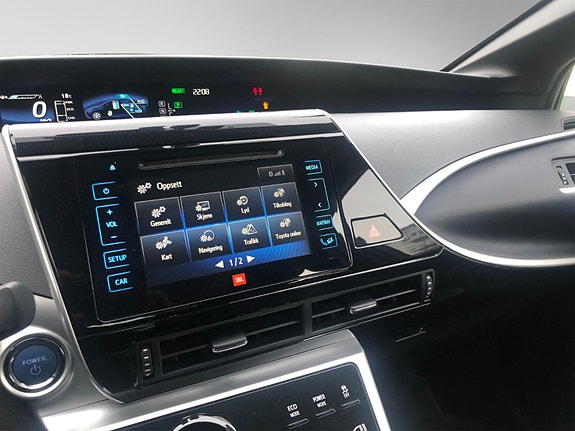 Toyota Mirai 17 of 23