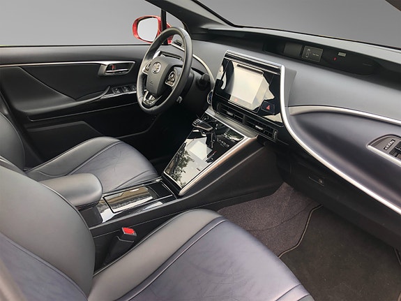 Toyota Mirai 13 of 23