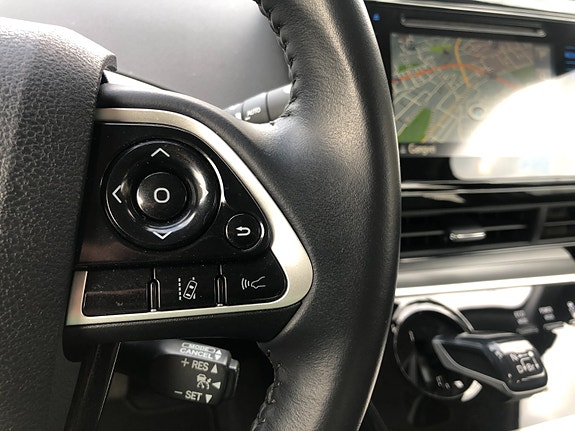 Toyota Mirai 16 of 23