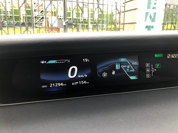 Toyota Mirai 15 of 23