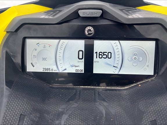 Ski-doo RENEGADE 900 ACE TURBO XRS 6 of 8
