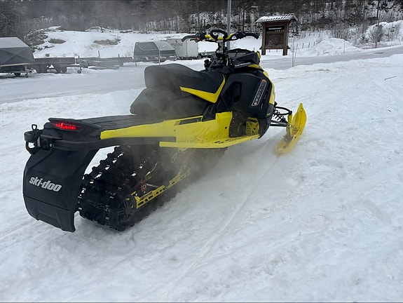 Ski-doo RENEGADE 900 ACE TURBO XRS 3 of 8