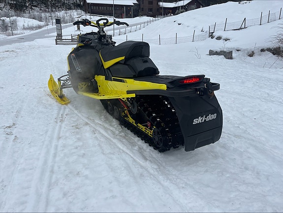 Ski-doo RENEGADE 900 ACE TURBO XRS 2 of 8