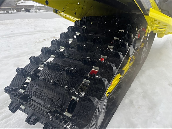 Ski-doo RENEGADE 900 ACE TURBO XRS 7 of 8