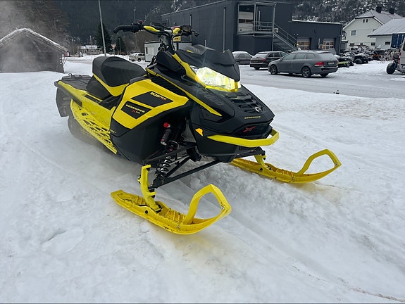 Ski-doo RENEGADE 900 ACE TURBO XRS 4 of 8