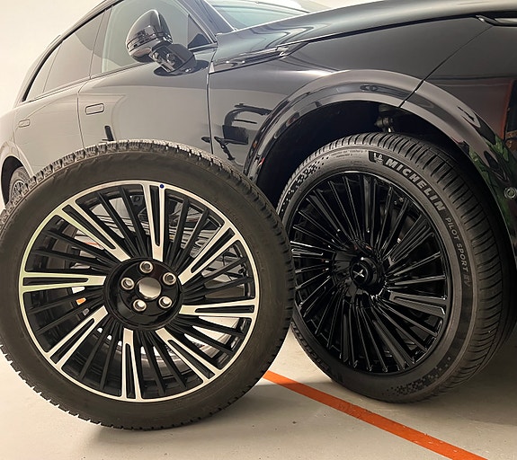 XPeng G9 11 of 13