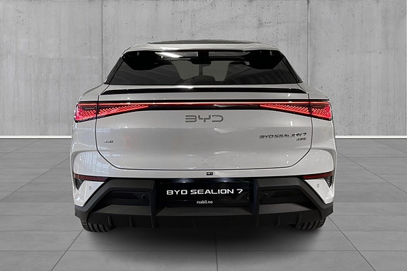BYD Sealion 7 4 of 5