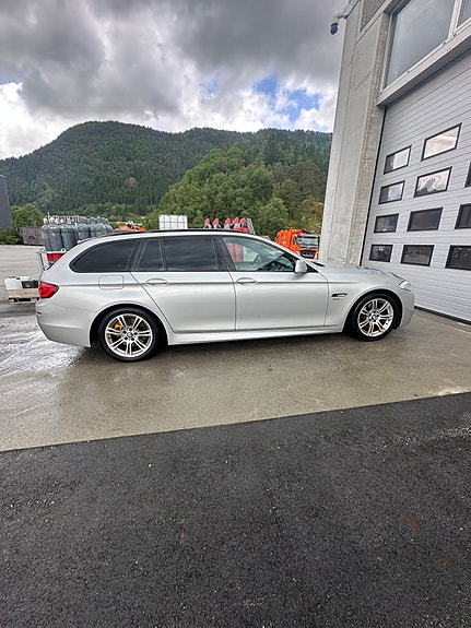 BMW 530xd 4 of 15