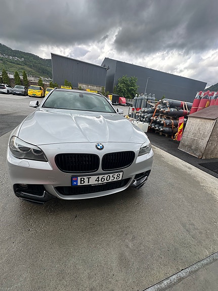 BMW 530xd 2 of 15