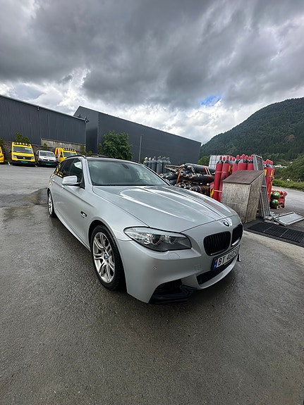 BMW 530xd 3 of 15