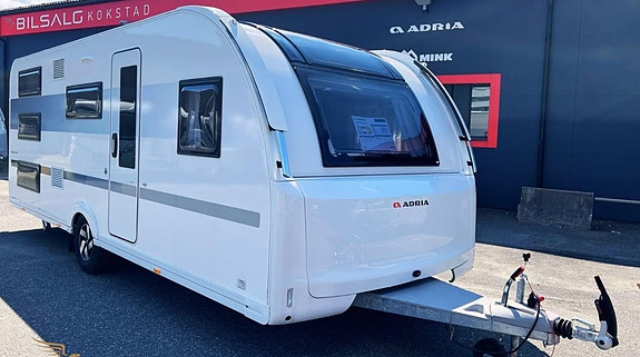 Adria Adora 593 UK 2023 (ny for året) – m/mover og stort fortelt