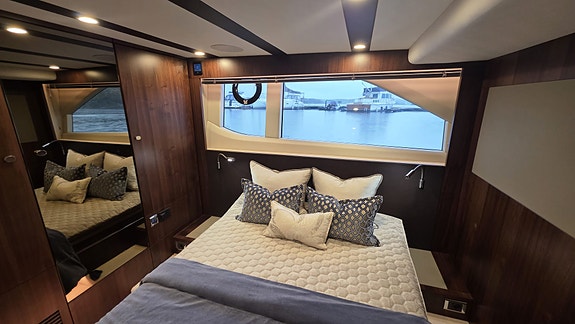 NY PRIS! Fairline Targa 45 GT | IPS | 2 lugarer | 2 bad | Meget pen 26 of 30