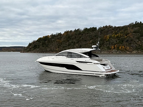 NY PRIS! Fairline Targa 45 GT | IPS | 2 lugarer | 2 bad | Meget pen 8 of 30