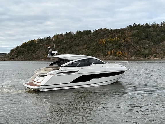 Fairline Targa 45 GT | IPS | 2 lugarer | 2 bad | Williams-garasje | Meget pen 4 of 5