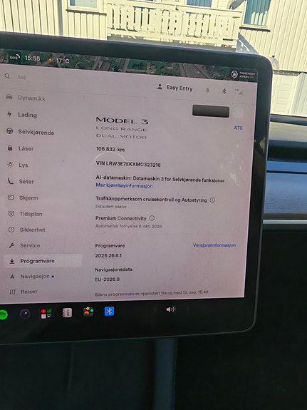 Tesla Model 3 11 of 15