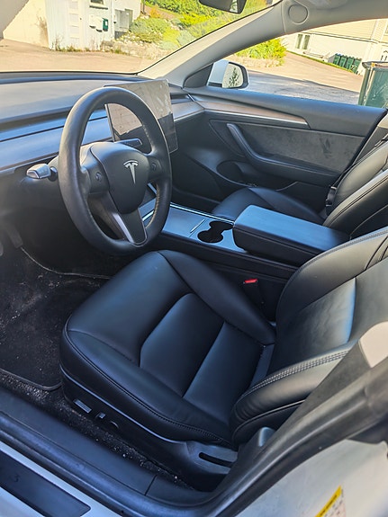 Tesla Model 3 7 of 15