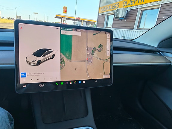 Tesla Model 3 10 of 15