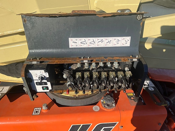 JLG X20J PLUS 19 of 25