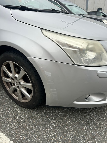 Toyota Avensis 25 of 30