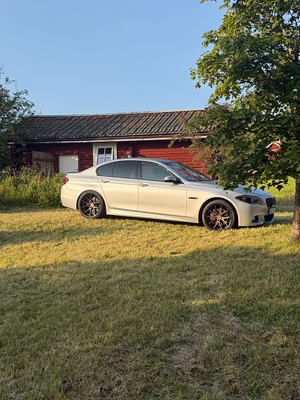 BMW 530d 2 of 5