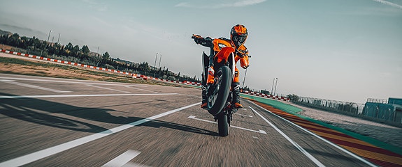 KTM 390 SMC R 4 of 5