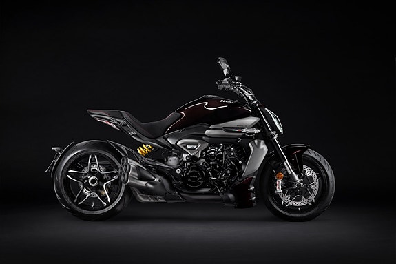 Ducati XDiavel V4 3 of 12