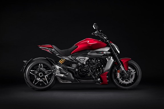 Ducati XDiavel V4 5 of 5